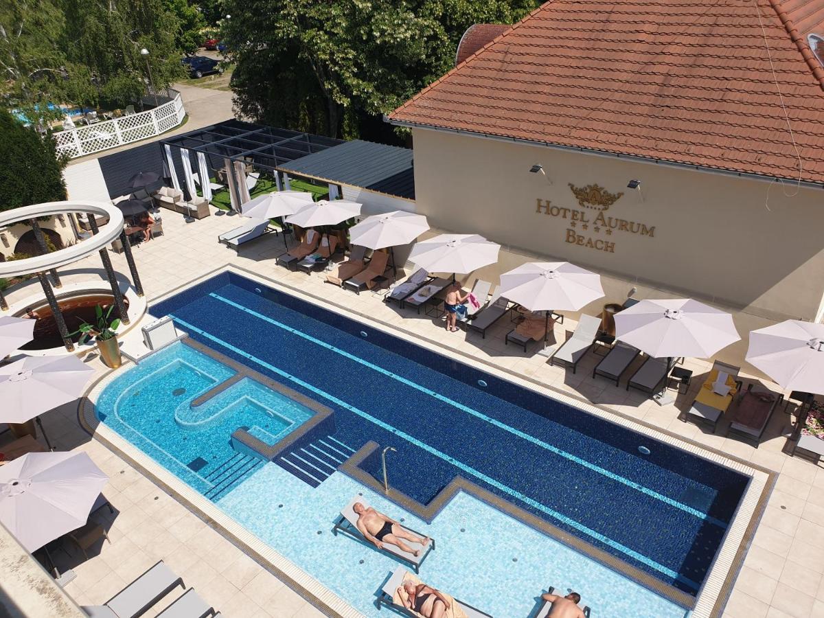 Hotel Aurum ハイデゥソボスロー エクステリア 写真