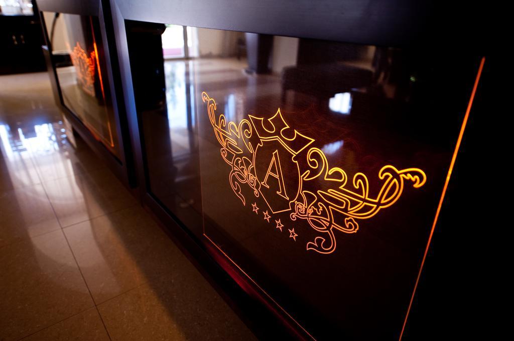 Hotel Aurum ハイデゥソボスロー エクステリア 写真
